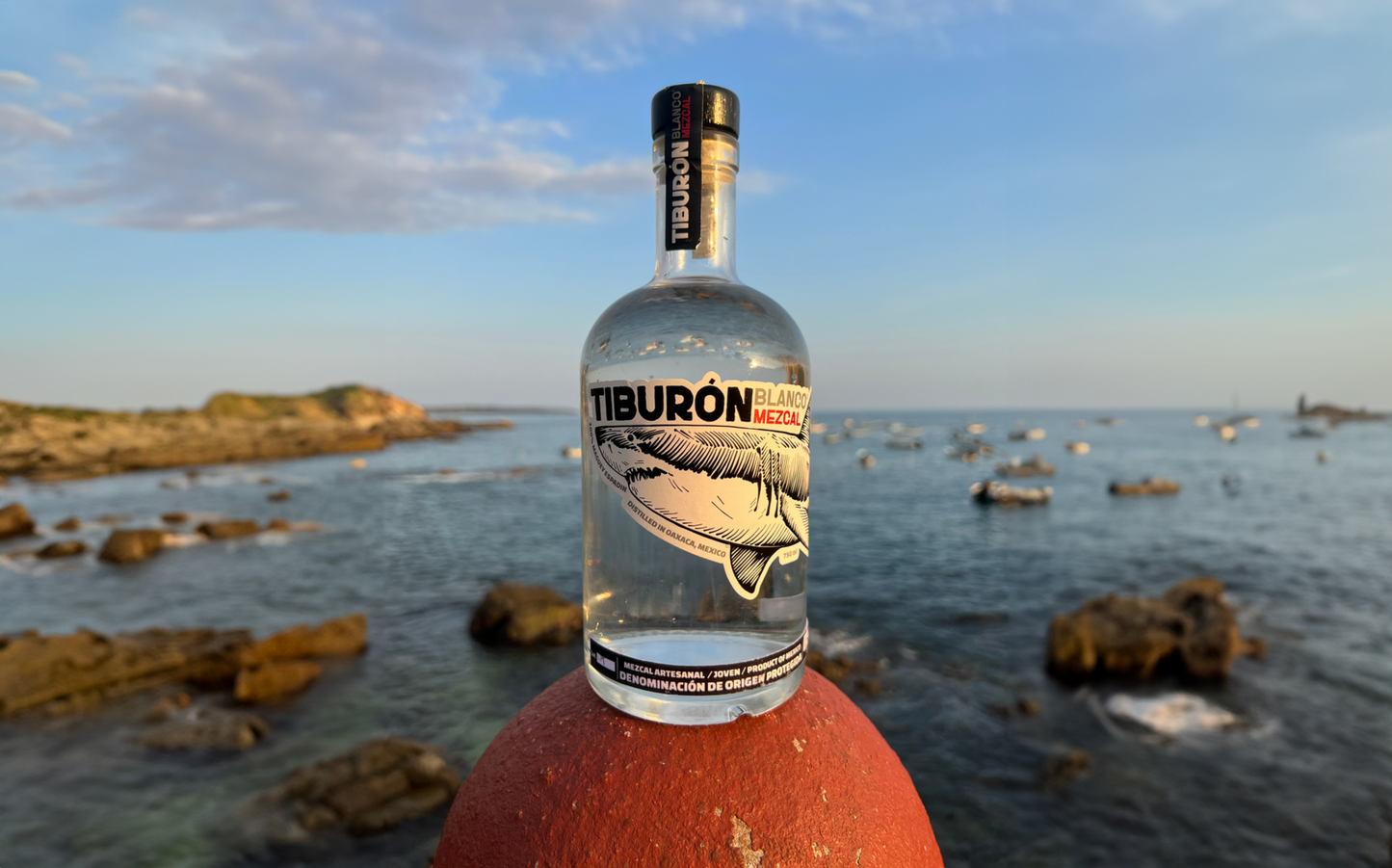 2 Botellas Tiburón Blanco Mezcal